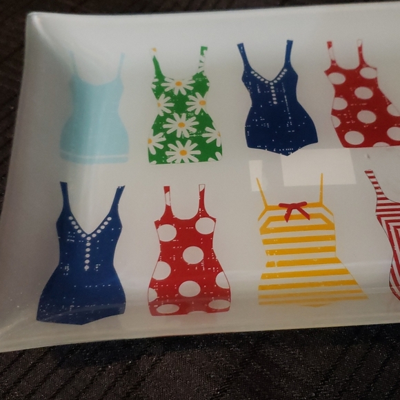 Platter/Trinket Dish with Swim Suit Motif. - Picture 3 of 5